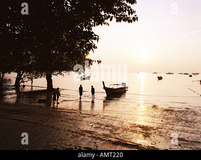 Sonnenaufgang am East Railay Beach Krabi Thailand Stockfoto