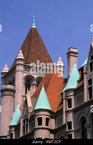 TURMSPITZEN OBEN HISTORISCHE WAHRZEICHEN IN DER MITTE IN REIS PARK, DOWNTOWN ST. PAUL, MINNESOTA, EINE MISSISSIPPI FLUSS-STADT.  SOMMER. Stockfoto