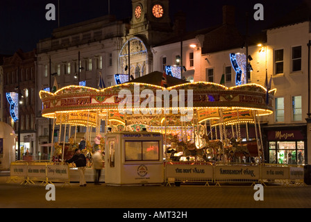 Ein Karussell im Zentrum der Stadt, Hereford, Großbritannien. Eine Funktion, die in diesem ländlichen Ort jedes Weihnachten Stockfoto
