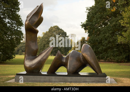 Henry Moore Skulpturen zwei Stück liegende Figur 1979-81 Stockfoto