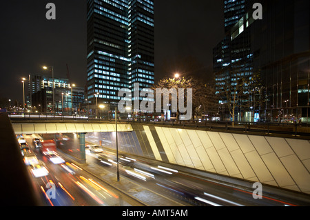 Verkehr auf der A40-Marlylebone-Straße in London England UK Stockfoto