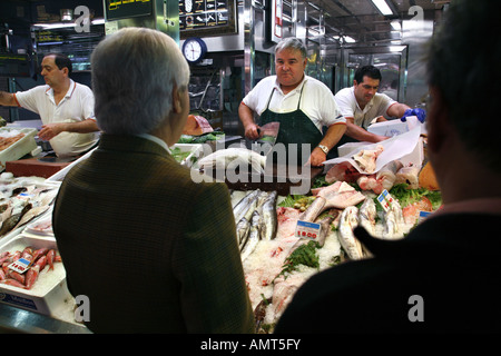 Markthalle Mercado De La Cebada, Madrid, Spanien Stockfoto