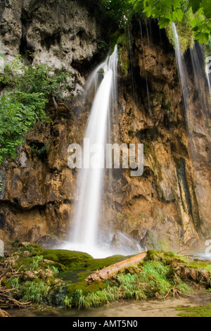 18 meter hohen Mali Prstavac Wasserfall zwischen Galovac und Gradinsko See Plitvicer NP Kroatien Stockfoto