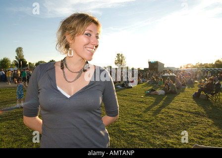 Martha Wainwright posieren nach dem Auftritt beim Wychwood Festival in Cheltenham 2007 Stockfoto