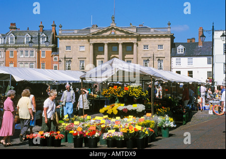 Newark auf Trent Nottinghamshire England Geatbritain Marktplatz Buttermarkt Stockfoto