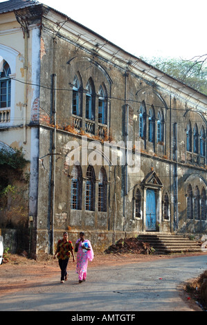 Indien, Goa, Panjim, verfallenden Verkleidung eines portugiesischen Palastes Stockfoto