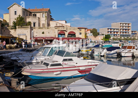 Marina im Dorf von Sausset Les Pins, Côte Bleue, blaue Küste, Provence, Frankreich, Europa. Stockfoto