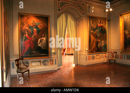 Wand und Decke Stuck und Malerei in der wunderschönen Palazzo Pianetti in Jesi, mittelalterliche Stadt in Le Marche Italien Stockfoto