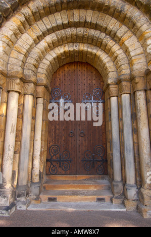 Die alte Kirche Süd Tür von Dunfermline Abbey, Schottland Stockfoto