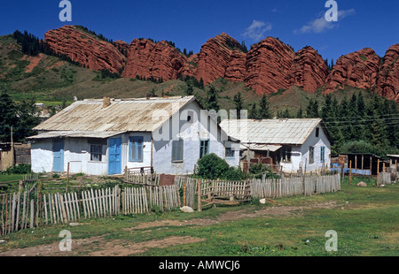 Bauernhaus am Jeti Öghüz, Djeti Oguz, Terskej Alatau Gebirge Tian Shan, Kirgisistan Stockfoto