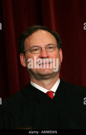 Gerechtigkeit Samuel Alito beteiligt sich an der formalen Pressefoto der Richter des Obersten Gerichtshofes der Vereinigten Staaten Stockfoto