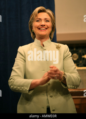 D -NY Senator Hillary Rodham Clinton spricht an der Kick-off Luncheon der Apollo-Energie-Unabhängigkeit-Alliance in Washington, Stockfoto
