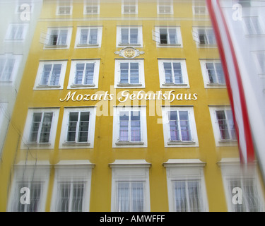 AT - SALZBURG: Mozarts Geburtshaus in der Getreidegasse Stockfoto