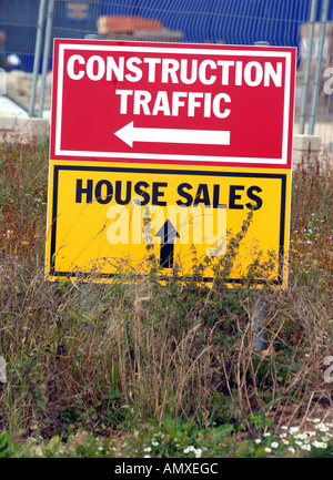 Bau-Verkehr, Vertrieb Hauszeichen, Gebäude Standortentwicklung, Verkehrssysteme, Dorset England UK Stockfoto