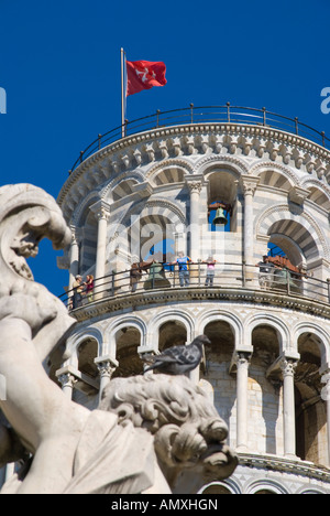 Niedrigen Winkel Ansicht des Glockenturms schiefen Turm von Pisa Piazza Dei Miracoli Pisa Toskana Italien Stockfoto