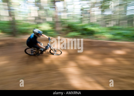 Bild CREDIT DOUG BLANE Betten Fat Trax Mountainbike im Bikepark bei Rowney Warren Chicksands Bedfordshire Stockfoto