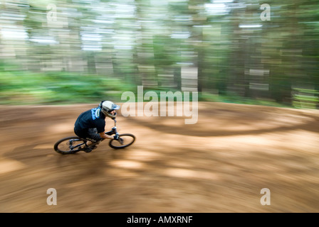 Bild CREDIT DOUG BLANE Betten Fat Trax Mountainbike im Bikepark bei Rowney Warren Chicksands Bedfordshire Stockfoto