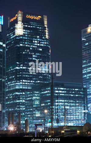 Citigroup Tower Bürogebäude Canary Wharf Docklands London England uk Nacht Dämmerung Stockfoto