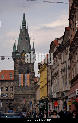 Pulverturm in der Innenstadt von Prag, Tschechische Republik, Europa. Stockfoto
