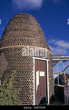 Haus aus Bierflaschen Andamooka, abgelegene Opal-Bergbaustadt South Australia Stockfoto