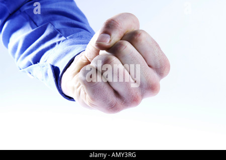 Nahaufnahme der Mann seine Faust ballte Stockfoto