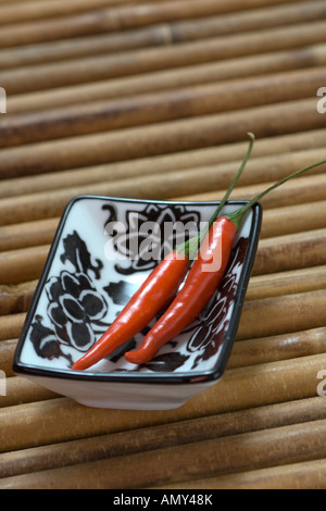 Nahaufnahme von zwei rote Chilischoten Stockfoto