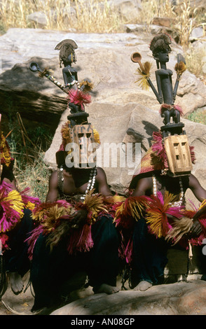 Mali-Dama-Festival in Ireli maskierten Tänzer Stockfoto