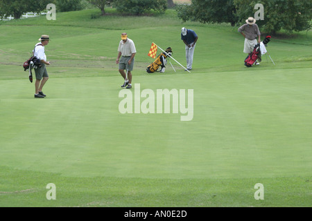 Alabama Madison County, Huntsville, Hampton Cove Golfplatz, Sport, Sportler, Erholung, Spiel, Landschaft, Design, Golf, Können, Fahren, Putting, Grün, Sand-tra Stockfoto