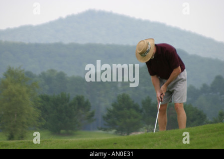 Alabama Madison County, Huntsville, Hampton Cove Golfplatz, Sport, Sportler, Erholung, Spiel, Landschaft, Design, Golf, Können, Fahren, Putting, Grün, Sand-tra Stockfoto