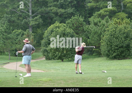 Alabama Madison County, Huntsville, Hampton Cove Golfplatz, Sport, Sportler, Erholung, Spiel, Landschaft, Design, Golf, Können, Fahren, Putting, Grün, Sand-tra Stockfoto