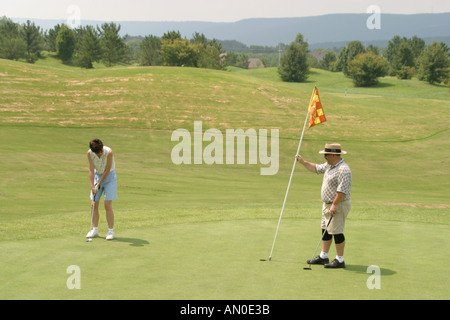Alabama Madison County, Huntsville, Hampton Cove Golfplatz, Sport, Sportler, Erholung, Spiel, Landschaft, Design, Golf, Können, Fahren, Putting, Grün, Sand-tra Stockfoto