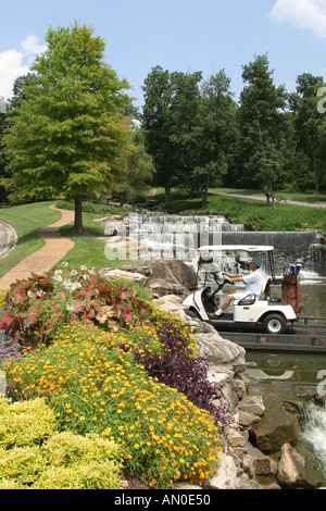 Alabama Madison County, Huntsville, Hampton Cove Golfplatz, Sport, Sportler, Erholung, Spiel, Landschaft, Design, Golf, Können, Fahren, Putting, Grün, Sand-tra Stockfoto