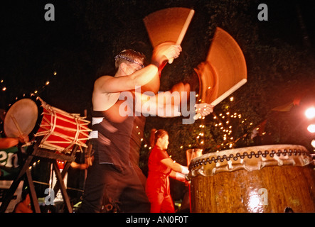 Japanischen Taiko-Trommler beim eine Nachbarschaft Festival in Coconut Grove Miami Florida USA Stockfoto