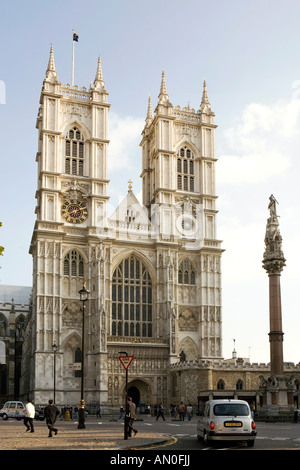 UK-London-Westminster-Abtei thront über der West-Veranda Stockfoto