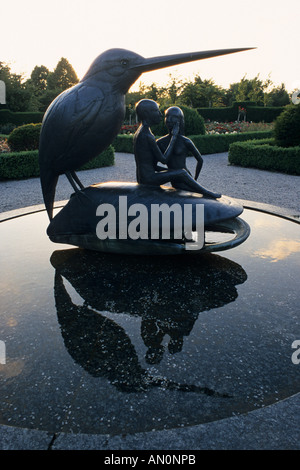 Vogel Brunnen, Britzer Garten, Berlin, Deutschland Stockfoto