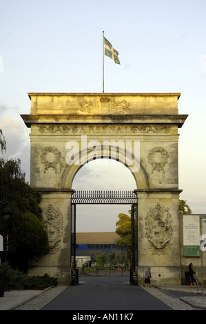 Rochefort Charente maritime Charentais Region Frankreich Französisch Reisen Tourismus Sommer Farbe Farbe Gebäude Architektur Arc de trio Stockfoto