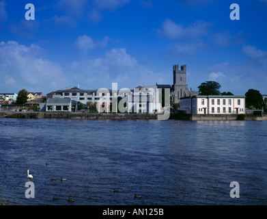 Stadtteil "Englisch" über den Fluss Shannon, Limerick, County Limerick, Eire (Irland) gesehen. Stockfoto