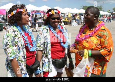 Miami Florida, Homestead, jährlicher Miami Karneval, karibische Mardi Gras Maskeraden, Festival, Festivalbesucher, Touristen, Touristen, Touristen, ethnische Speisen, Besucher Stockfoto