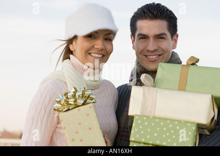 Porträt von Hispanic paar auf Weihnachten Stockfoto