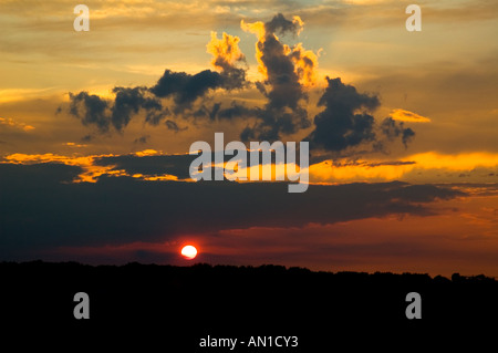 Sonnenuntergang über northern Illinois Ende Juli 2006 Stockfoto