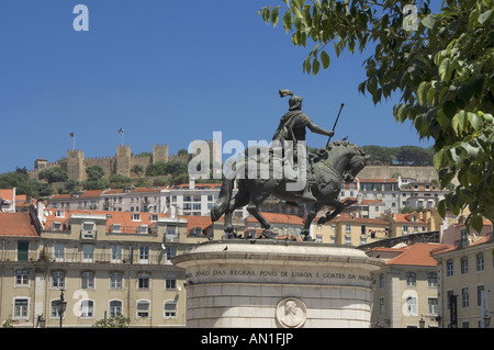 Die Reiterstatue von Dom Joao II auf dem Platz Praca da Figueira, zentral-Lissabon, Portugal Stockfoto