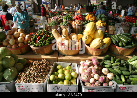 Raleigh North Carolina, State Farmers Market, Produkte, Obst, Gemüse, Gemüse, Lebensmittel, Verkäufer Händler Stände Stand Markt Markt, Tradition, mar Stockfoto