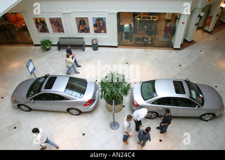 Raleigh North Carolina, Crabtree Valley Mall, größtes Einkaufszentrum, Shopper Shopper Geschäfte Geschäfte Märkte Märkte Marktplatz Kauf Verkauf, Einzelhandelsgeschäfte Stockfoto