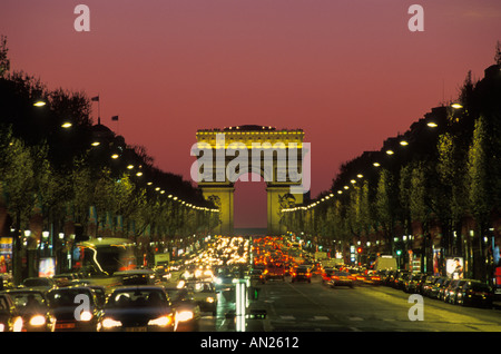 Napoleons Arc de Triomphe und der Champs Elysees Paris Frankreich EU Europa Stockfoto