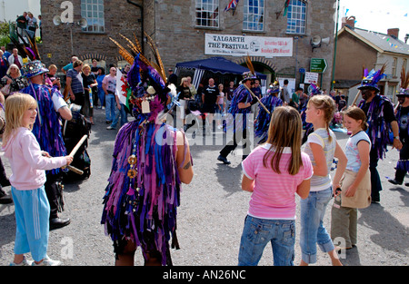 Die Widders Morris Tänzer auf Talgarth Festival der Black Mountains Powys Mid Wales UK Stockfoto