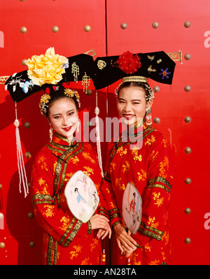 Frauen, gekleidet in traditioneller Tracht, Peking, China Stockfoto