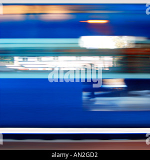 Zug Reise Indien Yve Klein Blau Stockfoto