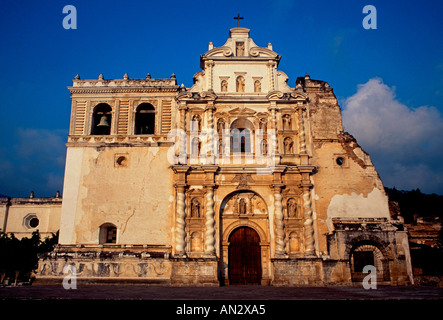 San Francisco Kirche, Iglesia de San Francisco, römisch-katholische Kirche, Ruine, Ruinen, spanischer Kolonialarchitektur, Antigua, Guatemala Stockfoto