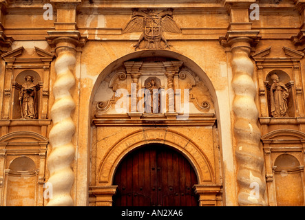 San Francisco Kirche, Iglesia de San Francisco, Ruine, Ruinen, spanischer Kolonialarchitektur, Antigua, Guatemala Stockfoto