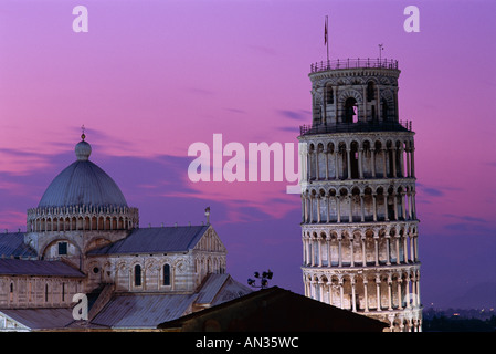 Schiefen Turm (Torre Pendente) & Dom / Nachtansicht, Pisa, Toskana (Toscana), Italien Stockfoto